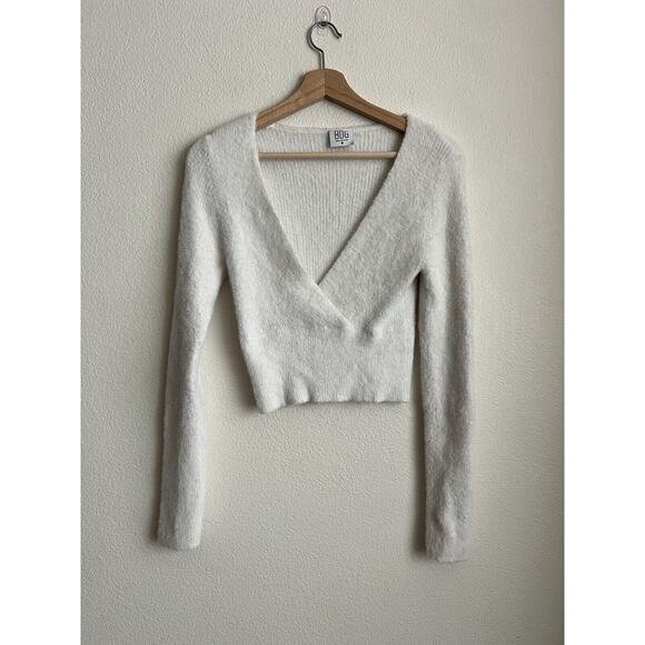 BDG Urban Outfitters Fluffy Ballet Womens Wrap Sweater White Long Sleeve Medium - Picture 2 of 6